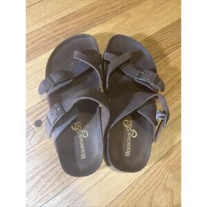 Mountain Sole Women Sz 6 Easy Slip-on Two Loop Design Leather Sandals